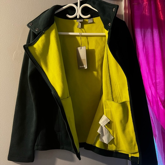 NWT bench jacket - Picture 3 of 3